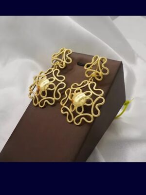 Openwork flower Gold Earrings