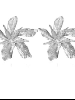 Oversized Flower stud earrings